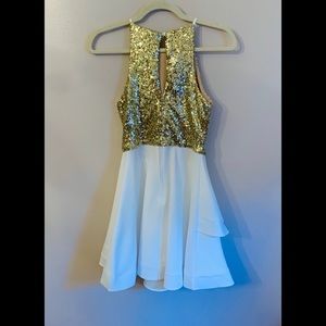 B Darlin Dresses - NWOT! B. Darlin Gold & Ivory Halter Dress B Darlin Dresses - NWOT! B. Darlin Gold & Ivory Halter Dress